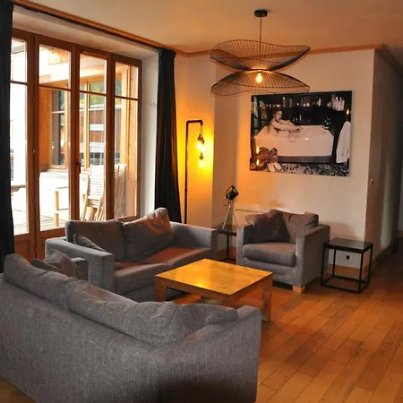 Spacious In شقة